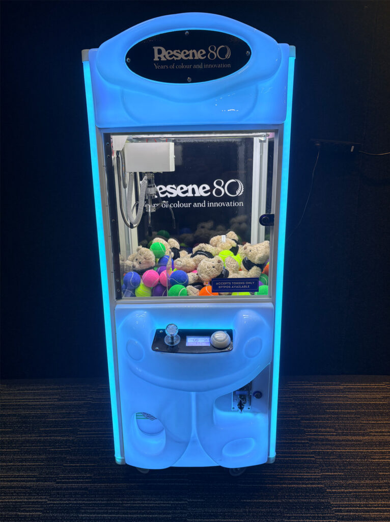 claw machine blue
